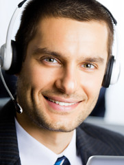 Support phone operator with laptop