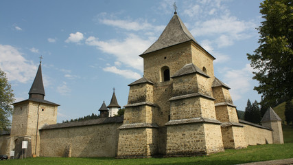 Fototapeta na wymiar Iglesia de la Resurección del Monasterio de Sucevita, Rumanía