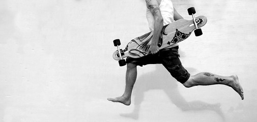 sprung mit longboard © Stefan