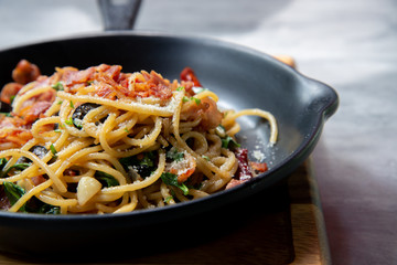 Dried Chilli and Bacon Spaghetti