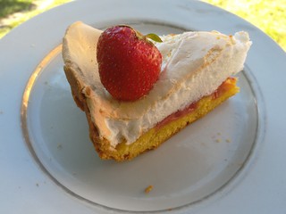 Торт с клубникой 