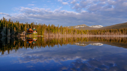 Fishing cottage on pristine Canadian mountain lake