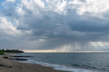 Obraz premium Dramatic sky over the Pacific ocean in the aftermath of the volcanic eruption on the Big Island of Hawaii 