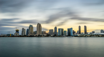 Fototapeta premium Sunrise San Diego skyline from Coronado Island