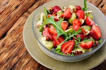 salad with strawberry