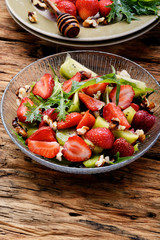 salad with strawberry