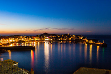 Fototapeta na wymiar St Ives Harbour at night