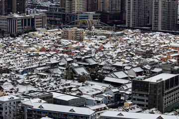 Shanghai snow roof 2 © Alex