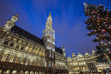 Fototapeta na wymiar Grand Place with colorful lighting at Dusk in Brussels, Belgium