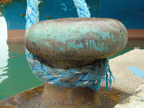 Bolardo amarre