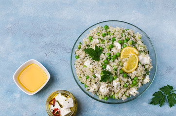 Salad of crushed cereals