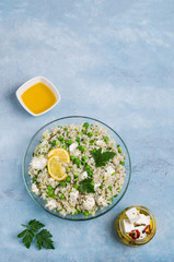 Salad of crushed cereals