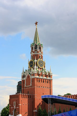 Fototapeta na wymiar Clock tower of the Moscow Kremlin