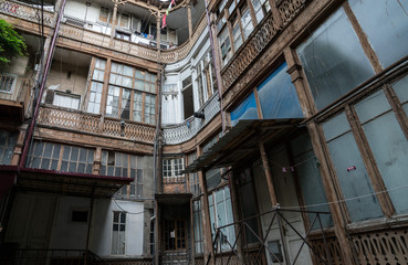 Obraz premium Tbilisi, old houses