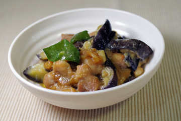 鶏肉と茄子の炒め物