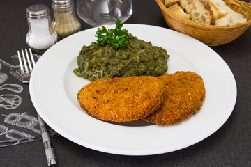 escalope panée et épinards à la crème