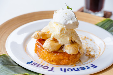 banana caramel french toast with vanila icecream