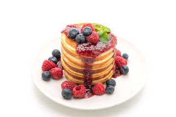 pancake with fresh raspberries and blueberries