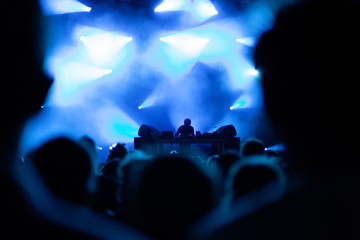 DJ