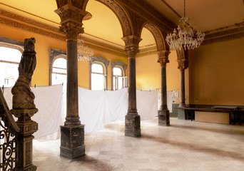 Drying tablecloths