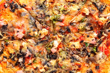 Obraz na płótnie Canvas Pizza close up, Italian pizza with chicken, mushrooms and cheese, fast food view from above, American cuisine