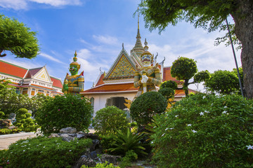 Naklejka premium Decoration and details of Wat Arun Thailand