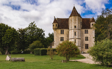 Fototapeta na wymiar Castle in rural france