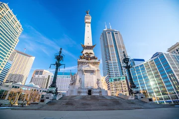 Gardinen Skyline der Innenstadt von Indianapolis mit blauem Himmel © f11photo