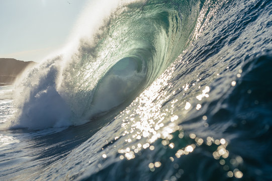 breaking wave