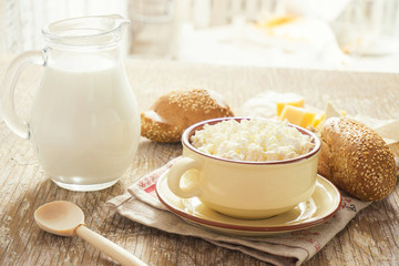 natural curd with milk and bread and butter