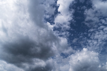 Obraz premium Himmel mit Quellwolken