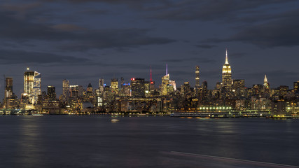 Obraz na płótnie Canvas New York City skyline at night