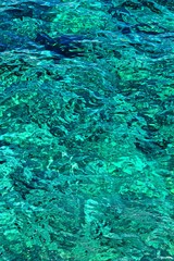 エメラルドグリーンの海