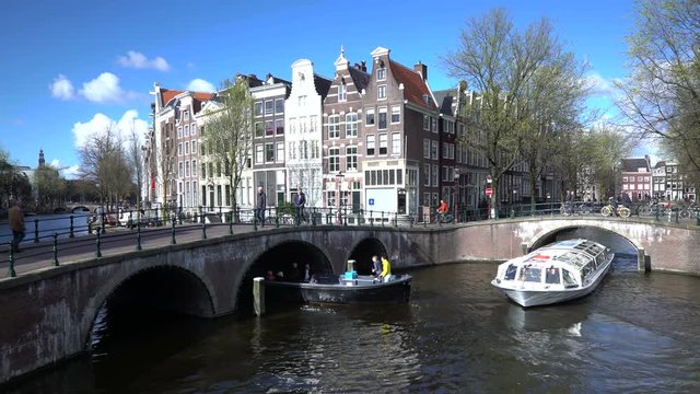 Europe, Netherlands, Holland, Amsterdam, traditional Gabled houses and bridges on the corner of Keizersgracht and Leidesegracht
