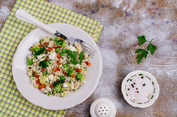 Salad of crushed cereals