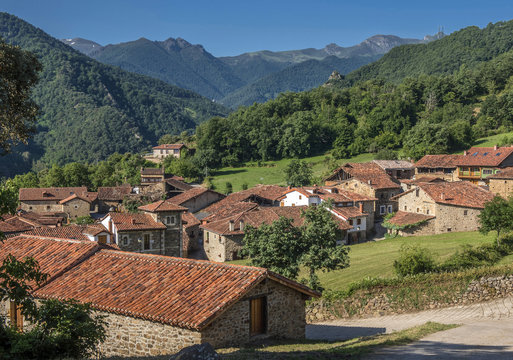 Spain, National park of los Picos de Europa, Mogrovejo village, Way of St James