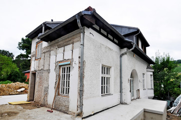 Fototapeta na wymiar renovierung einer alten Villa