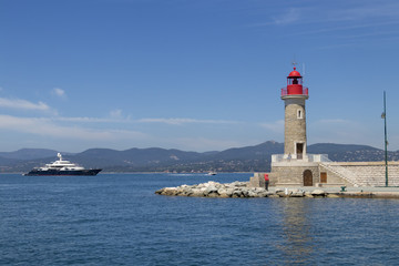 Fototapeta na wymiar Leuchtturm St. Tropez