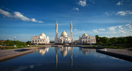Fototapeta na wymiar Bulgarians Tatarstan. White mosque