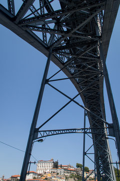 Ponte de Dom Luis 1 bridge, Porto © Kathy Huddle 