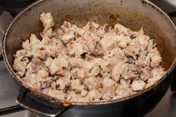 Preparation of plantain croquettes stuffed with pork cracklings