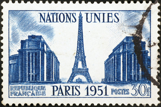 Tour Eiffel on old postage stamp