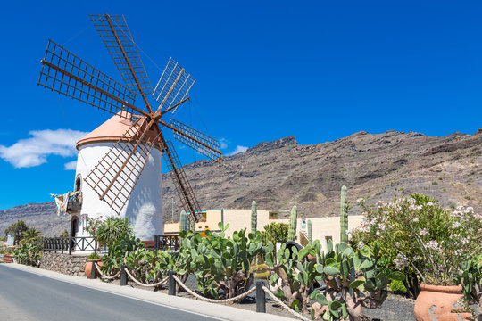 Alte Windm&uuml;hle in der N&auml;he von Mogan Gran Canaria