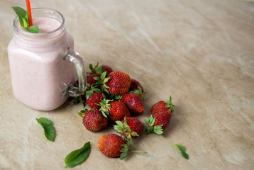 healthy strawberry smoothie