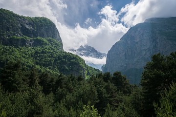 Dykhsu Gorge