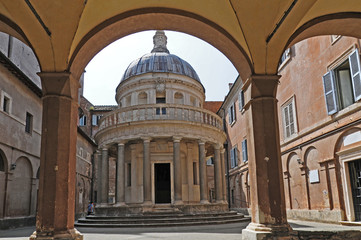 Roma, il tempietto del Bramante in S. Pietro in Montorio © lamio