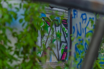 graffiti in einer gaertnerei