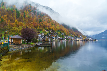 Fototapeta na wymiar Lake view of famous Hallstatt village in Salzkammergut area, Austria