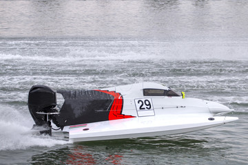 fast powerboat racing