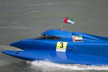 fast powerboat racing